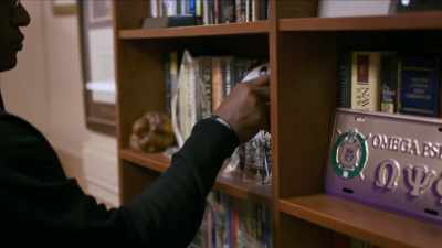 {\an1}Because as a Black man, - Mysteries of Mental Illness