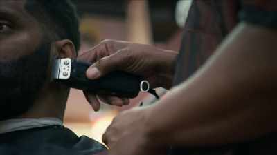 {\an1}HANKERSON: Barbershops,
especially for Black men, - Mysteries of Mental Illness