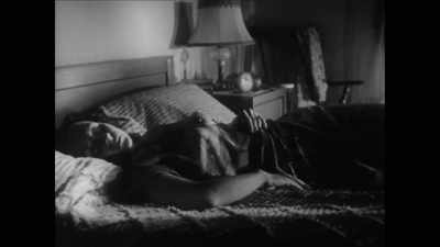 {\an1}HARRINGTON: There was a mother
that was blamed - Mysteries of Mental Illness