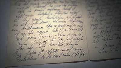{\an1}He writes to his fiancée, - Mysteries of Mental Illness