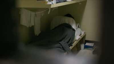 {\an1}I don't even know where to find
help out there in the world. - Mysteries of Mental Illness