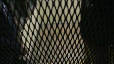 {\an1}(indistinct chatter,
cell door creaking) - Mysteries of Mental Illness
