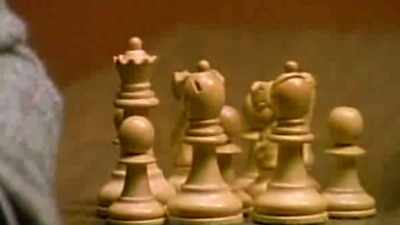 {\an1}- Intelligence was defined
as the ability - Coded Bias