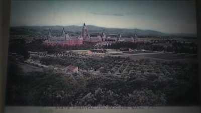 {\an1}It was a place to be cured. - Mysteries of Mental Illness