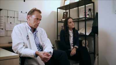 {\an1}MATTHEW: I literally feel
that my breathing - Mysteries of Mental Illness