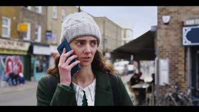 {\an1}PHONE BUZZES - I Hate You