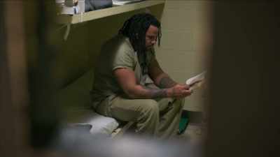 {\an1}ROBINSON: I've been in
state penitentiary two times. - Mysteries of Mental Illness