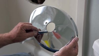 {\an1}So here's our cover plate. - Ask This Old House