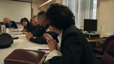 {\an1}That we're not going
to be in a situation - City Hall