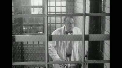 {\an1}The doors are locked, but
it's not a prison that we enter. - Mysteries of Mental Illness