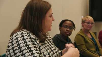 {\an1}There's the, an argument
between two municipalities - City Hall