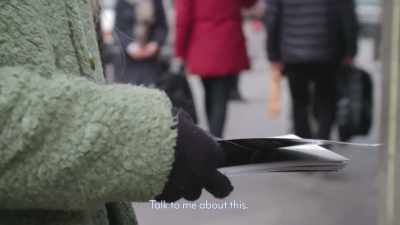 {\an1}- This green van over here - Coded Bias