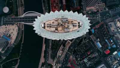 {\an1}We construct cities around them. - Human: The World Within