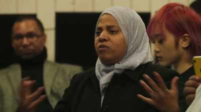 {\an1}We're not generalizing
this culture - City Hall