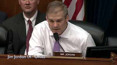{\an7}- How does the FBI get
the initial database - Coded Bias