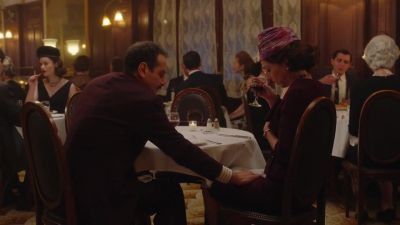 {\an8}Abe. What is this? - The Marvelous Mrs. Maisel