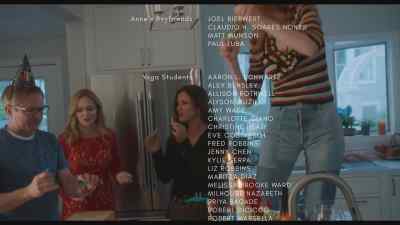 {\an8}- Alright, everyone.
- Yeah, this is so fun! - Chosen Family
