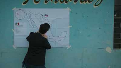 {\an8}And he has promised
to take me to this place, - Sue Perkins: Perfectly Legal