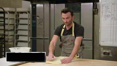 {\an8}And I, then I use
every single, like, - No Recipe Road Trip With the Try Guys