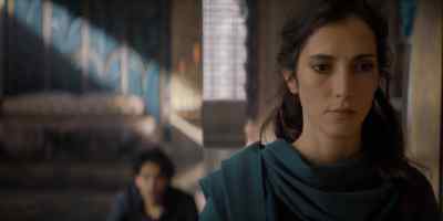 {\an8}And, no, that,
that's not all.
I-- (sighs) - Dune: Prophecy