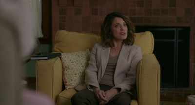 {\an8}And starving yourself
can make you feel euphoric, - To the Bone