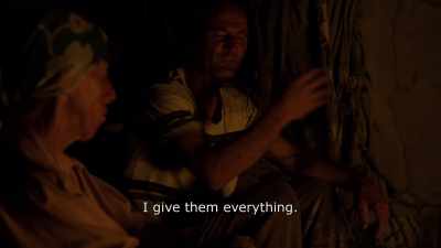 {\An8}And then Mustafa...
I give them every thing. - Honeyland