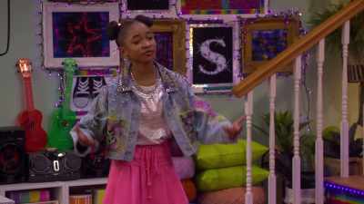 {\an8}And when they can't send me to Houston, - That Girl Lay Lay