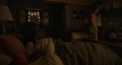 {\an8}-Anyway, 'night.
- 'Night. - To the Bone