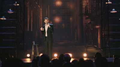 {\an8}[audience laughing] - Sam Morril: You've Changed