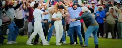 {\an8}Binny bowling to Lloyd. - 83