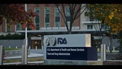 {\an8}[BRIAN] Right now, the government is not
doing enough to protect consumers. - Poisoned: The Dirty Truth About Your Food