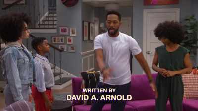 {\an8}Brings me back to my, uh,
breakdancing days. - That Girl Lay Lay
