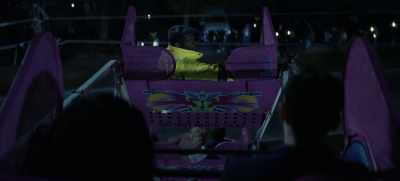 {\an8}Can... Can anybody move this thing?
Is there a lever or something? - The Big Door Prize
