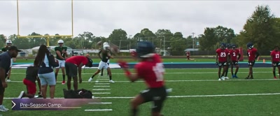 {\an8}[Coach Prime] We making plays today
and we going have fun doing it. - Coach Prime