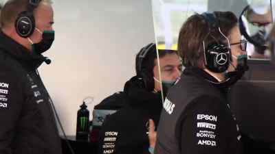 {\an8}Come on, Valtteri! - Formula 1: Drive to Survive