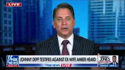 {\an8}[crowd cheers] - Depp V Heard