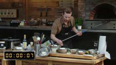 {\an8}[crowd counting] Ten, nine, - No Recipe Road Trip With the Try Guys