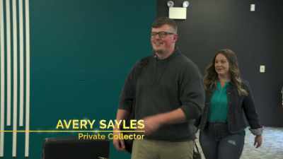 {\an8}-[Dave] Hey, Avery.
-Nice to meet you. - King of Collectibles: The Goldin Touch