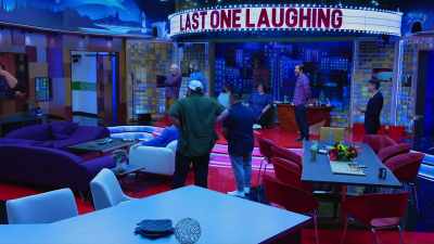 {\an8}[Debra laugh] - LOL: Last One Laughing Canada