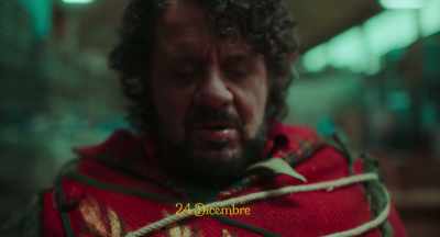{\an8}DECEMBER 24TH - Elf Me