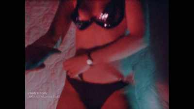 {\an8}♪♪ [disco] - All the Beauty and the Bloodshed