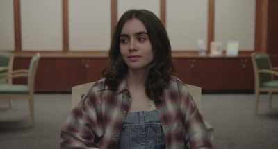 {\an8}Ellen is an artist.
She's extremely bright and sensitive. - To the Bone