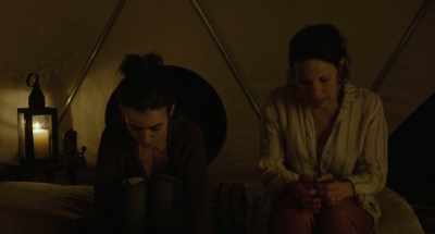 {\an8}-Ellen...
- "Eli." - To the Bone