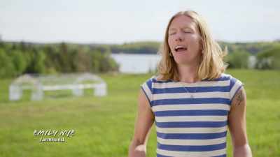{\an8}EMILY: Maine, in general,
really has an identity that - Restaurants at the End of the World