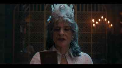 {\an8}Empathetic, intuitive, - Agatha All Along