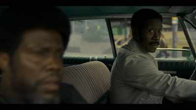 {\an8}- (ENGINE STARTS)
- Damn, "Looking
for Chicken Man." - Fight Night: The Million Dollar Heist