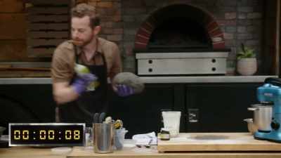 {\an8}[Eugene and Zach]
Ten, nine, eight, - No Recipe Road Trip With the Try Guys