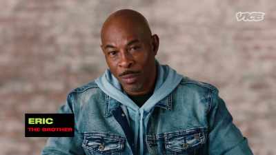 {\an8}Everything he had done
since the time he came out - I Was a Teenage Felon