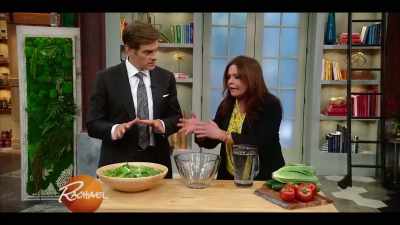 {\an8}Explain how we get E. coli in greens. - Poisoned: The Dirty Truth About Your Food