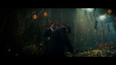 {\an8} [Faraday breathes shakily] - The Man Who Fell to Earth
